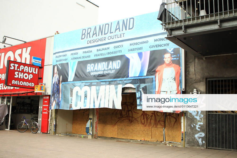 Closed store Brandland Designer Outlet on the almost deserted Reeperbahn in Hamburg St Pauli during the Lockdown St Pauli Hamburg