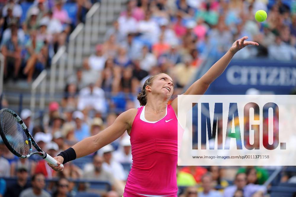 Sara Errani (ITA) TENNIS : US Open - jour 8 - 03 09 2012 VirginieBouyer Tennismag Panoramic