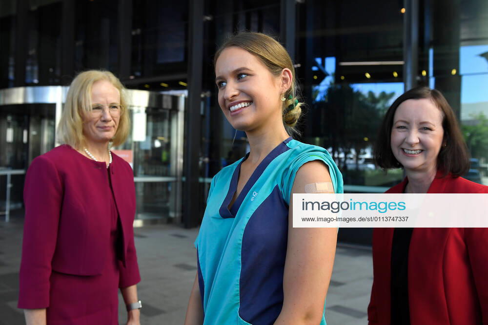 QLD COVID19 VACCINE ROLL OUT, Zoe Park (centre), the first Queenslander to be vaccinated poses with Chief Health Officer Dr Jeannette Young (left) and Health Minister Yvette D?Ath during a media opportunity at the Gold Coast University Hospital in the Gold Coast, Australia, Monday, February 22, 2021. Australia will begin its roll out of the Pfizer coronavirus vaccine on Monday, the country s most complicated logistical exercise to date.( NO ARCHIVING, , NO USE IN BOOKS WITHOUT CONSENT BRISBANE QLD AUSTRALIA