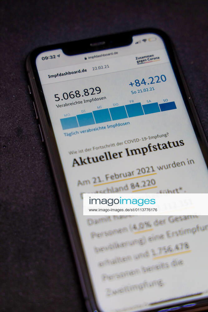 Vaccination dashboard of the Federal Ministry of Health Current vaccination status DEU, Germany, Berlin, 22 02 2021 Impfdashboard de Status 22 February 2021, 09 05 clock, displayed on an iPhone progress of COVIDâ â 19â â vaccination.