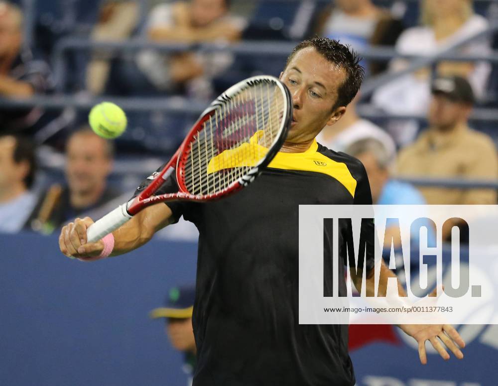 US Open 2012, USTA Billie Jean King National Tennis Center, Flushing Meadows, New York, ITF Grand Slam Tennis Tournament , Philipp Kohlschreiber (GER), Aktion, Einzelbild, Halbkörper,Querformat,