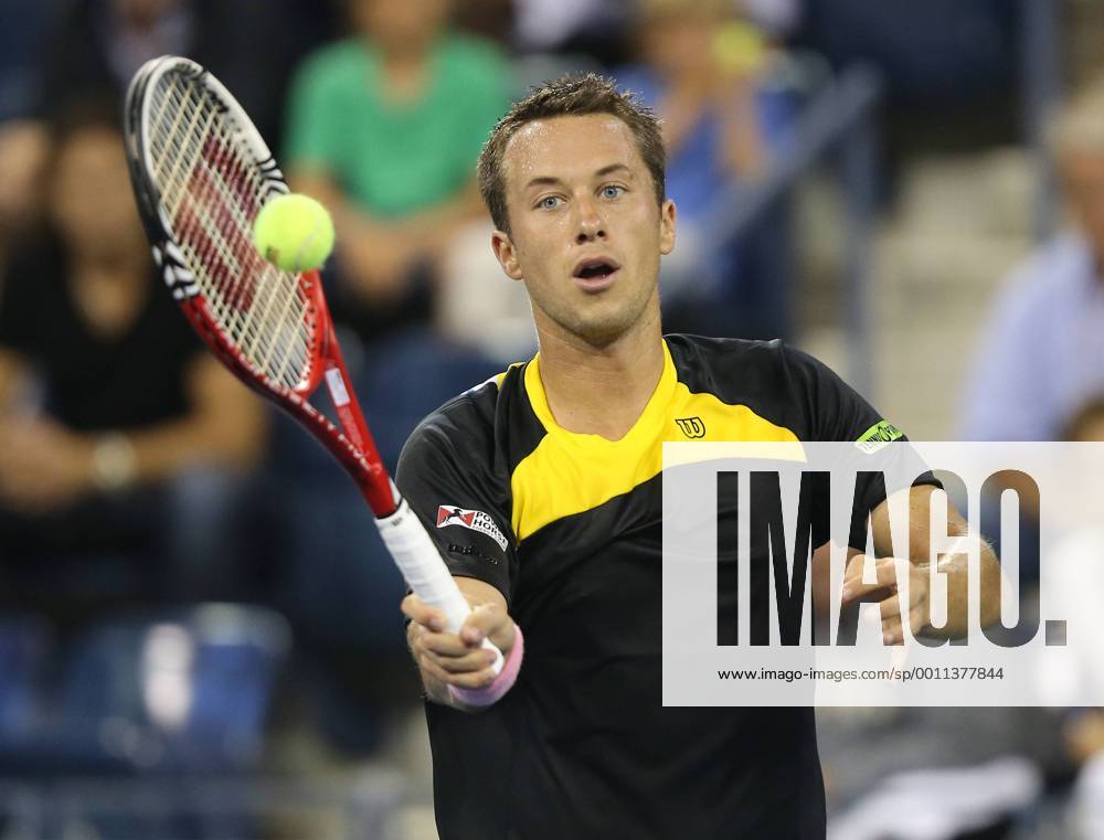 US Open 2012, USTA Billie Jean King National Tennis Center, Flushing Meadows, New York, ITF Grand Slam Tennis Tournament , Philipp Kohlschreiber (GER), Aktion, Einzelbild, Halbkörper,Querformat,