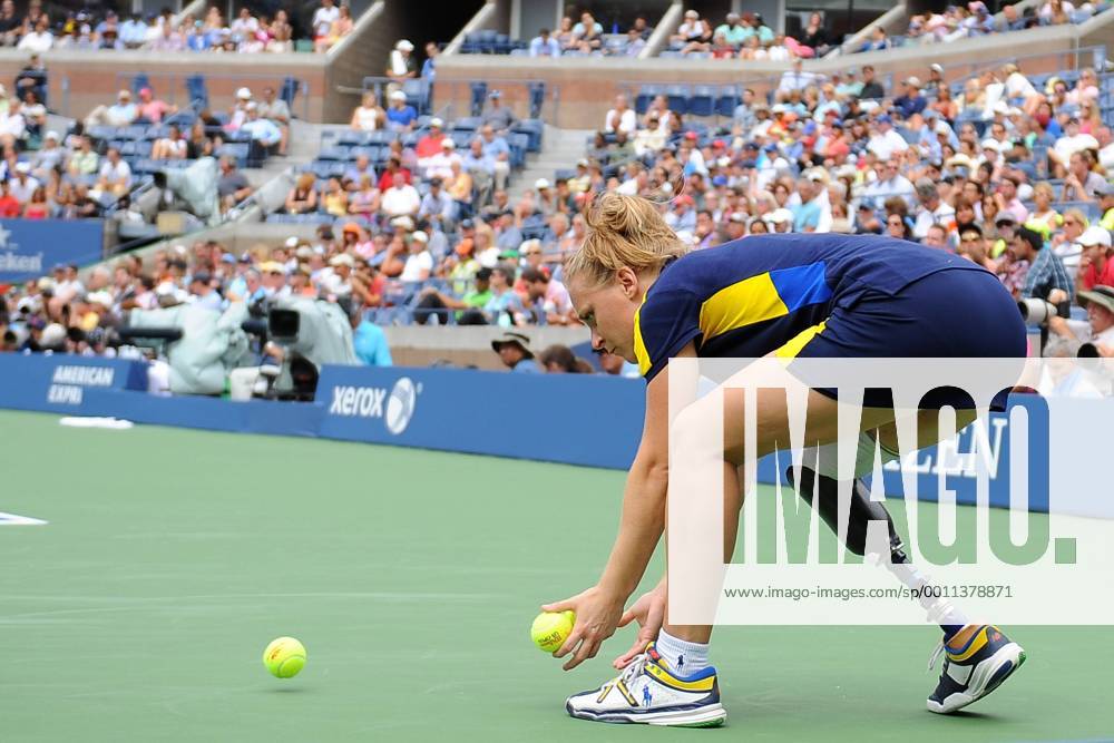 Ballmädchen mit einer Beinprothese TENNIS, US Open, xVirginieBouyerxTennismagxPanoramicx