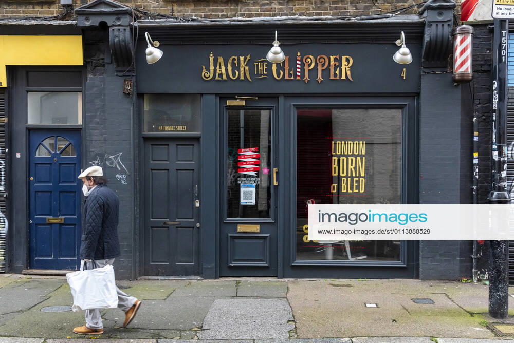 Coronavirus in Großbritannien, Eindrücke aus London February 22, 2021, London, United Kingdom: Jack The Clipper Barbers in Spitalfields, seen shut due to lockdown in London..All personal care premises, hairdressers & nail salons expected reopen on the 12th April after Boris Johnson announces his road map out of Lockdown for England. London United Kingdom - ZUMAs197 20210222_zaa_s197_303