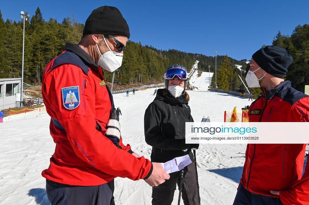 The police and the alpine police control at the skiing area Rosshütte if the winter sportsmen also carry a free test certificate.