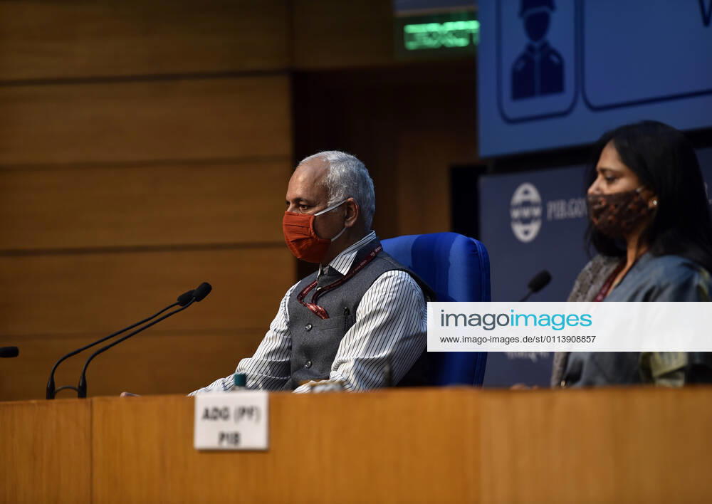 Dr Manohar Agnani, Additional Secretary, Ministry of Health and Family Welfare, brieed media at National Media Centre, on February 22, 2021 in New Delhi, India. (Photo by Sanjeev Verma Hindustan Times) Health Ministry Press Conference On Covid 19 Vaccination Drive