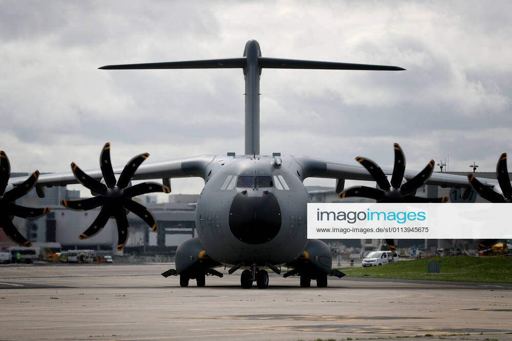 A German Air Force Airbus A400M-180 transporting German army medical experts arrives at Figo Maduro military airbase in Lisbon, Portugal on February 23, 2021. Based on a bilateral agreement, a second team of German army medical experts arrived in Portugal on Tuesday to replace the team that has been in Portugal since February 3 to assist the country in its fight against the COVID-19 pandemic. Lisbon Portugal - ZUMAf123 20210223_zap_f123_004