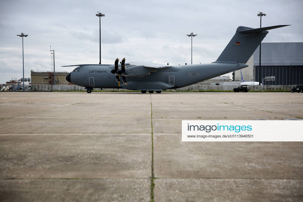 A German Air Force Airbus A400M-180 transporting German army medical experts arrives at Figo Maduro military airbase in Lisbon, Portugal on February 23, 2021. Based on a bilateral agreement, a second team of German army medical experts arrived in Portugal on Tuesday to replace the team that has been in Portugal since February 3 to assist the country in its fight against the COVID-19 pandemic. Lisbon Portugal - ZUMAf123 20210223_zap_f123_017