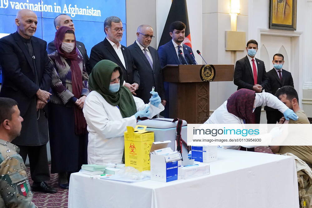 (210223) -- KABUL, Feb. 23, 2021 -- An Afghan security force member receives the COVID-19 vaccine during the inauguration ceremony in Kabul, Afghanistan, Feb. 23, 2021. ( Handout via Xinhua) AFGHANISTAN-KABUL-COVID-19-VACCINATION AfghanxPresidentxPalace