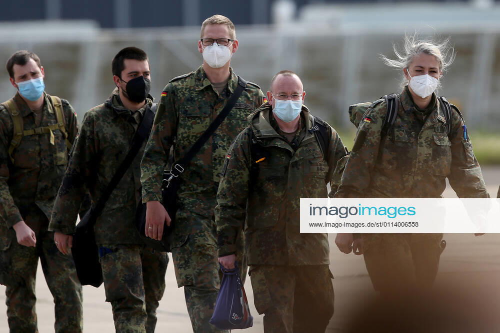 (210224) -- LISBON, Feb. 24, 2021 -- German army medical experts arrives at Figo Maduro military airbase in Lisbon, Portugal on Feb. 23, 2021. Portugal on Tuesday welcomed the second team of German military health professionals who assist the country in the treatment of COVID-19 patients. (Photo by Xinhua) PORTUGAL-LISBON-GERMANY-MEDICAL EXPERTS-COVID-19 PedroxFiuza