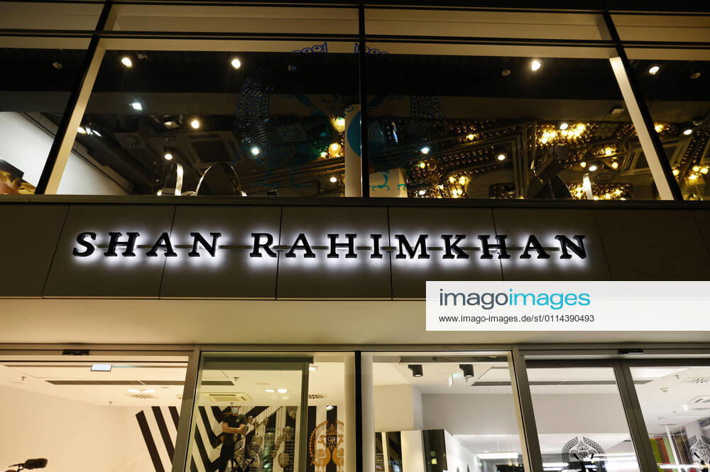 Shan Rahimkhan Coiffeur at Kurfürstendamm after reopening of hair salons after relaxations of Corona Lockdown Berlin, 01 03 2021 Foto:xJ.xFuturexImage
