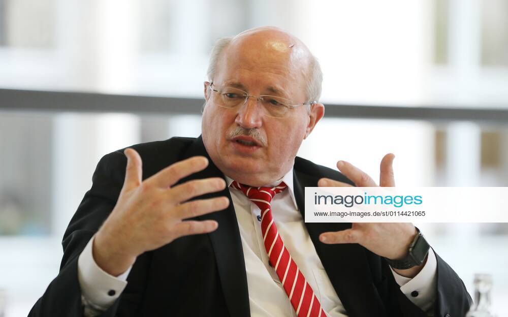 PK IHK Erfurt 01 03 2021 , Erfurt, IHK Erfurt, press conference, industry representatives discuss opening perspectives for safe new start in the picture Dieter Bauhaus president of the IHK Erfurt and chairman of the board Sparkasse Mittelthüringen, Erfurt