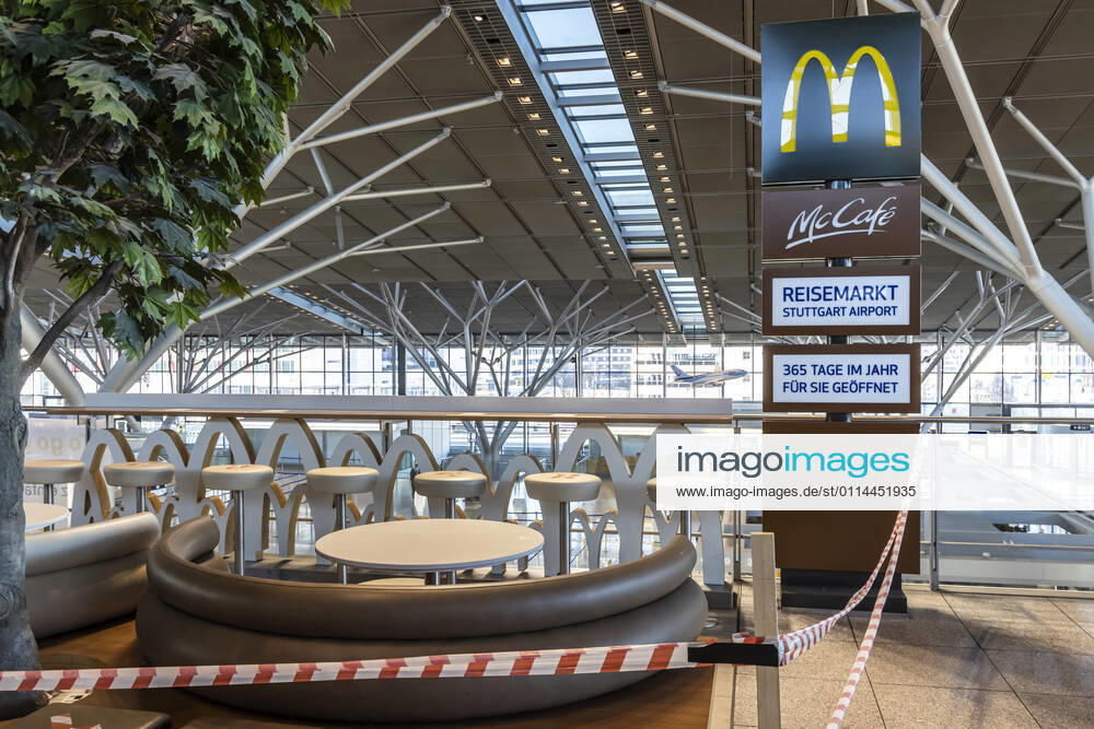 Stuttgart Airport in times of the Corona Pandemic The travel market, which is supposed to be open 365 days a year, is languishing McDonalds has ceased operations 01 03 2021 Germany, Baden Württemberg, Stuttgart