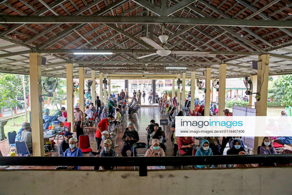 Elderly people waiting for their turn to be vaccinated..Mass vaccination for elderly at the school amid the coronavirus disease (COVID-19) in Jakarta. Jakarta Indonesia - ZUMAs197 20210302_zaa_s197_077