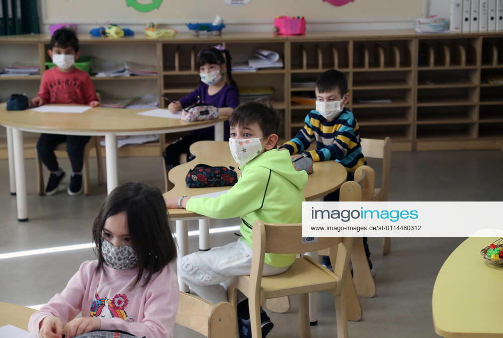(210302) -- ANKARA, March 2, 2021 -- Students wearing face masks attend a class at a daycare center in Ankara, Turkey on March 2, 2021. Turkey on Tuesday reported 11,837 new COVID-19 cases, including 668 symptomatic patients, as its daily infections exceeded 10,000 for the first time in about two months. (Photo by Xinhua) TURKEY-ANKARA-COVID-19-CASES MustafaxKaya
