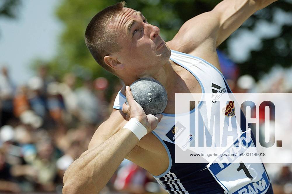 Roman Sebrle (Tschechien) - Kugelstoßen Leichtathletik Herren Internationales Mehrkampfmeeting 2004, Mehrkampf-Meeting, Zehnkampf Einzelbild Götzis