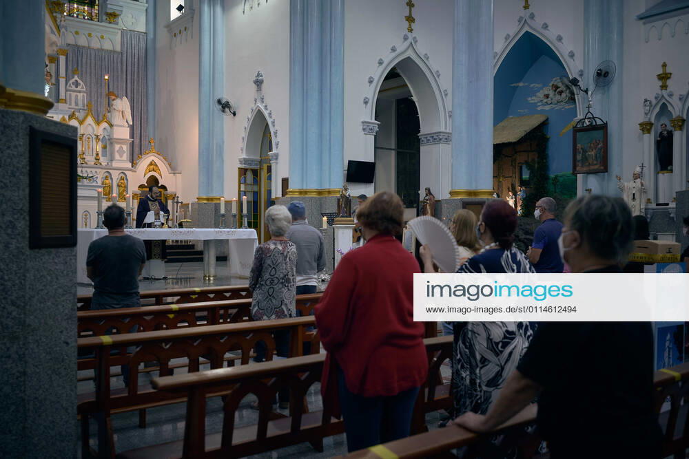 Faithful attend Mass at the Cathedral of Our Lady of the Immaculate Conception, in Franca, Sao Paulo, Brazil on 4 March 2021. The governor of Sao Paulo, Joao Doria, announced a red flag starting at 12:00 am next Saturday, 6 March 2021, for the entire state, signaling that only essential services will be allowed to operate, framing religious celebrations as essential. The measure aims to curb the rate of contamination by coronavirus, which transmits covid-19, after the number of hospitalizations and deaths has hit consecutive records. Franca Brazil - ZUMAv129 20210304_znp_v129_004