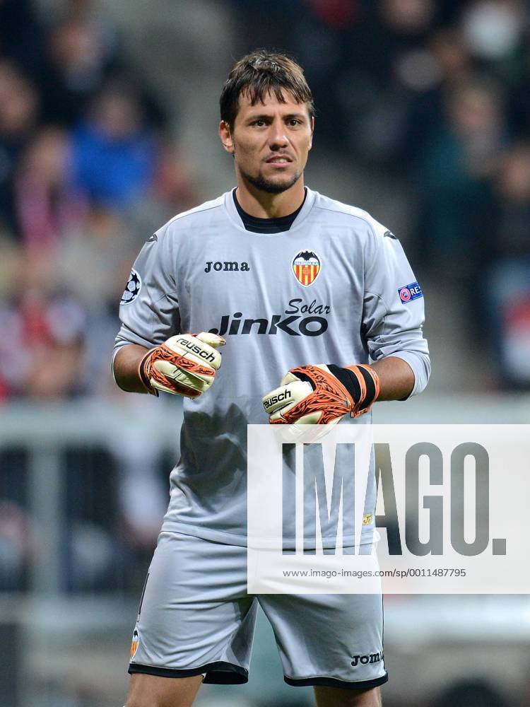 FUSSBALL CHAMPIONS LEAGUE SAISON 2012 2013 GRUPPENPHASE FC Bayern München - FC Valencia 19.09.2012 Torwart Diego Alves (Valencia CF)
