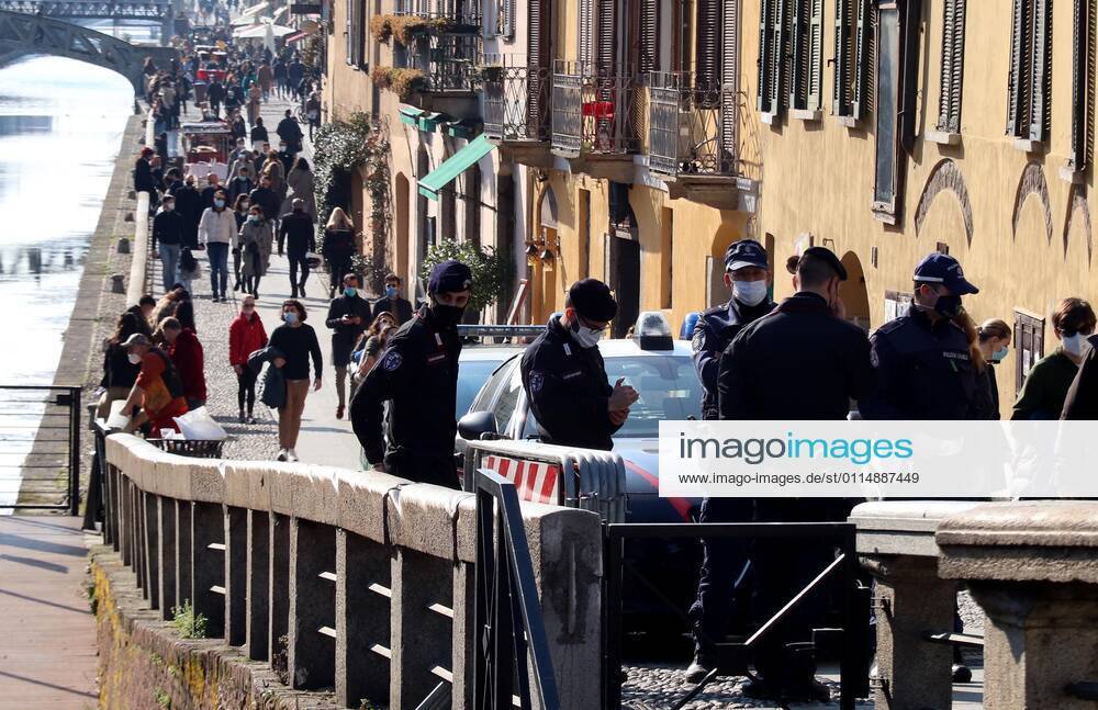 Photo ipp clemente marmorino milan 07 03 2021 emergency coronavirus covid 19 lombardy in orange zone reinforced in the photo police and carabinieri controls in the area navigli dock navigli movida less 0