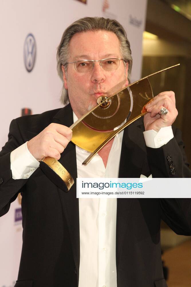Gerd Gebhardt, Executive Producer Echo with golden Echo at the Echo 2011 the German Music Award at the award wall in the Messe Berlin am Funkturm It is the 20 Echo 20 years Echo