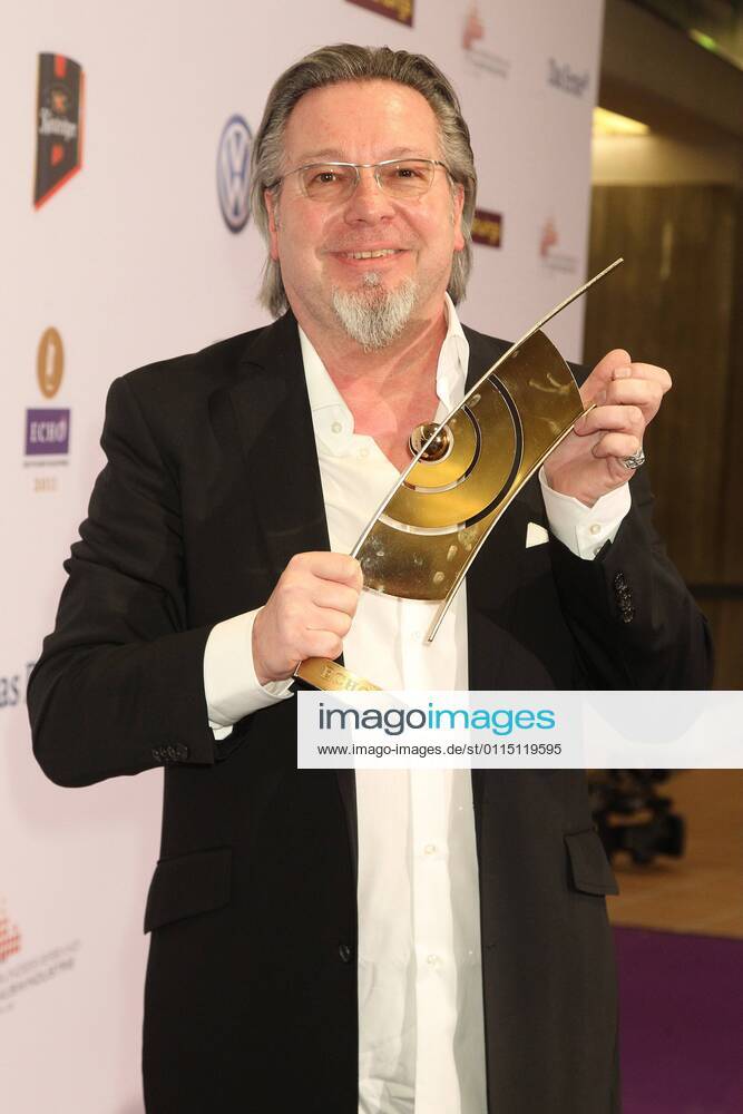 Gerd Gebhardt, Executive Producer Echo with golden Echo at the Echo 2011 the German Music Award at the award wall in the Messe Berlin am Funkturm It is the 20 Echo 20 years Echo