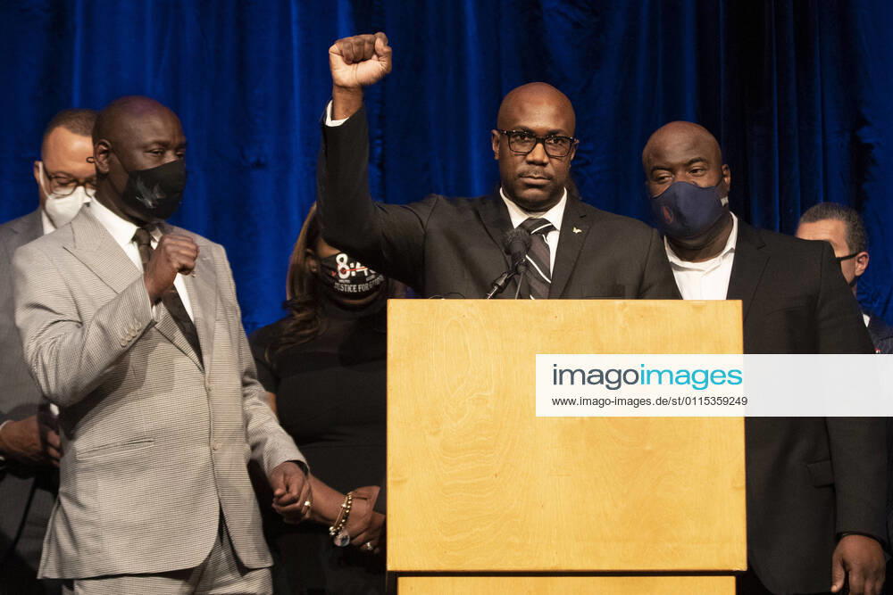 Fist raised PHILONESE FLOYD, younger brother of George, after the Minneapolis City Council approved a $27 million dollar civil lawsuit settlement with the Floyd family in a wrongful death lawsuit, filed last July. The city s settlement comes five days into the criminal trial of the officer accused of killing Floyd. Floyd s family alleged that four police officers involved in Floyd s death violated his constitutional rights by using unjustified, excessive, and illegal, and deadly use of force. On May 25th 2020, Memorial Day, when arresting cop Chauvin, knelt on Georges neck till he stopped breathing. Minneapolis USA - ZUMAj150 20210312_znp_j150_017