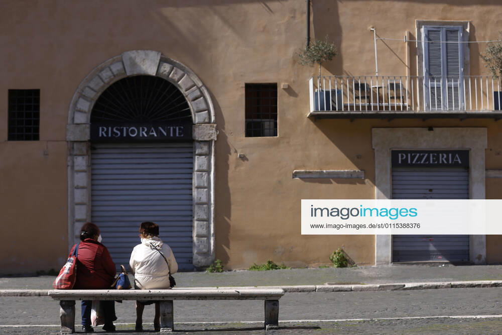 Rome, March 15, 2021. Empty streets and squares during the first day of lockdown due to the Covid-19 epidemic. In the photo Piazza Navona Editorial Usage Only