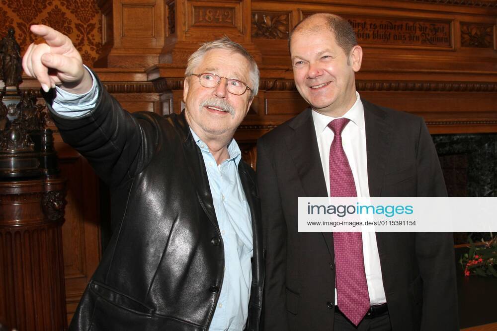 Wolf Biermann, Mayor Scholz congratulates Wolf Biermann on his 75th birthday, Phoenixsaal of the Hamburg City Hall