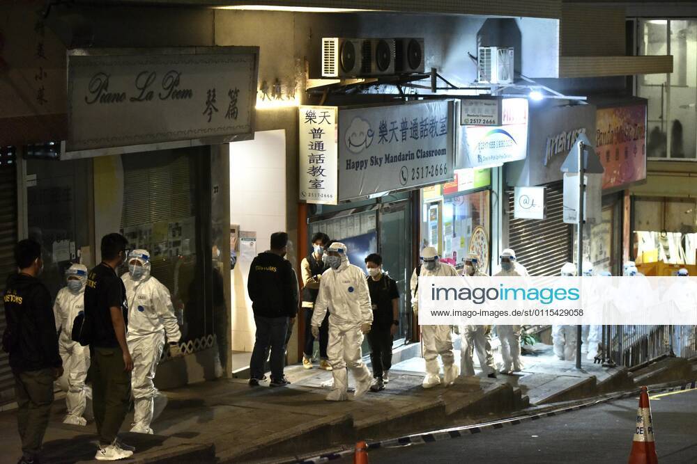 Another 4 buildings are blocked and all citizens have to take the COVID-19 nucleic acid testing in Hongkong,China on 15th March, 2021. Hongkong China - ZUMAt151 20210315_zia_t151_010