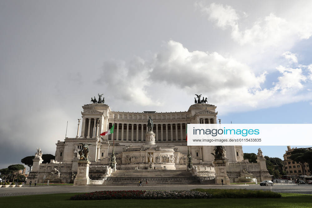 (210316) -- ROME, March 16, 2021 -- A few people walk at the Piazza Venezia in Rome, Italy, March 15, 2021. Italy entered into a new period of semi-lockdown on Monday, with over half of its 20 regions falling into the red zone and subject to the maximum level of restrictions. ) ITALY-ROME-COVID-19-SEMI-LOCKDOWN ChengxTingting