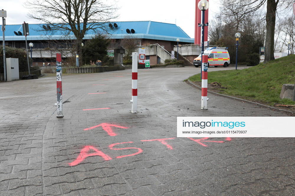 News, Politics, Photographs taken at the vaccination centre in Gelsenkirchen the day after it was announced that AstraZenecas vaccine would no longer be given Gelsenkirchen Emscher Lippe Halle Impfzentrum Gelsenkirchen NRW Germany xRHR PHOTO 219x RHR-FOTO 219