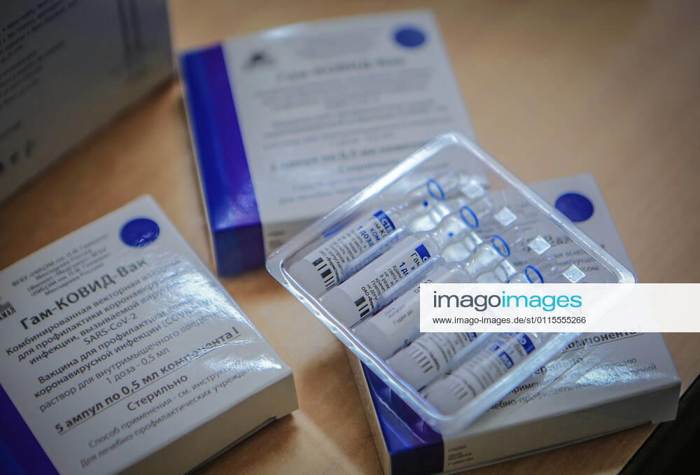 A shot of the Sputnik V Covid-19 vaccine is prepared to be administered at the Ministry of Health Sabha Al Harazeen clinic, in Al Shejaeiya neighborhood, in the east of Gaza City, 17 March 2021. The Palestinian Authority received on 17 March around 60,000 coronavirus vaccine doses as a first shipment through the COVAX initiative. People start to receive doses of Russia s Sputnik V COVID-19 coronavirus vaccine in the Ministry of Health clinics and United Nations Relief and Works Agency for Palestine Refugees (UNRWA) s clinics. Gaza City Palestine - ZUMAq100 20210317_zaa_q100_003