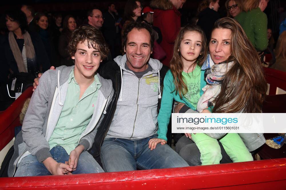 Thomas Ohrner with wife Marion and the children Fabian and Pauline world premiere evolution of the Circus Krone tent guest performance on the Theresienwiese in Munich on 02 04 2015