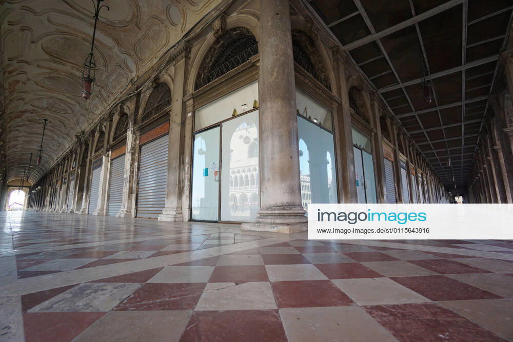 VENICE, LOCKDOWN SECOND SEASON Lockdown second season in Venice, fashion shop and art gallery out of service due to covid emergency, in st. Markus Square. Venezia Italy