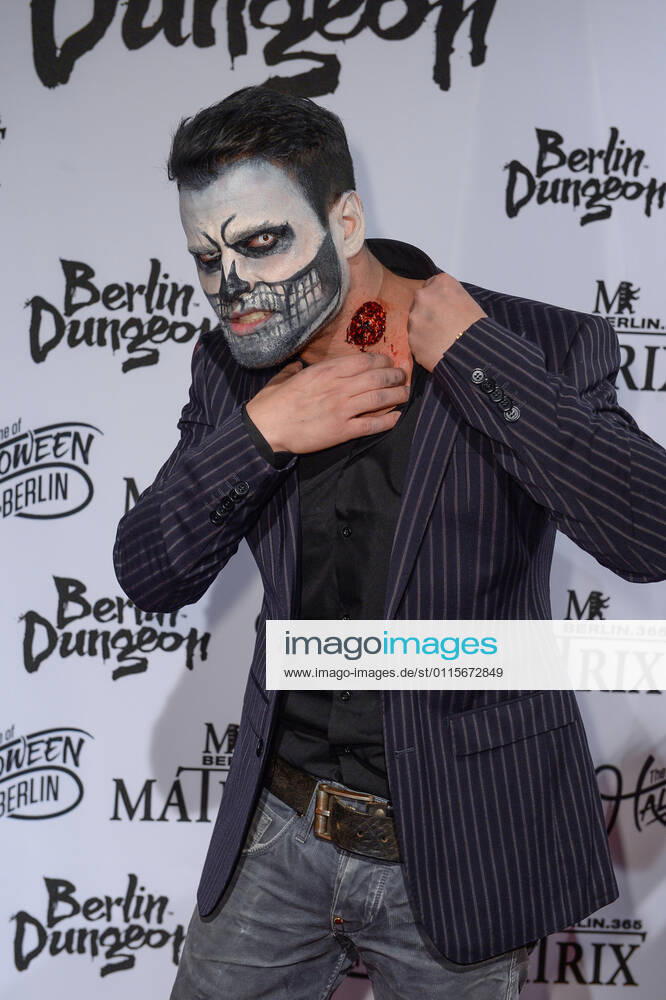 Rocco Stark Halloween Show MÖRDERISCHE MAMA at the Berlin Dungeon At the Halloween Party by Natascha Ochsenknecht the hottest celebrities of the capital dance to the beats of the legendary Matrix Club Berlin and DJ Brando aka Jimi Blue Ochsenknecht.