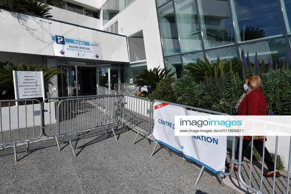 Coronavirus in Frankreich, Eindrücke aus Cannes Coronavirus en France: 3e week-end de confinement a Cannes. Cannes, 3eme Confinement (2021) : Des mesures de confinement inedites s appliquent a partir de ce week-end dans seize departements de France, notamment en region parisienne, dans le nord du pays, mais aussi en Normandie. Ce confinement acte III est plus souple que les precedentes editions : il est desormais possible de se promener sans limite de duree dans un rayon de dix kilometres, muni de son attestation de deplacement. 266186 2021-03-20 _sans_perso