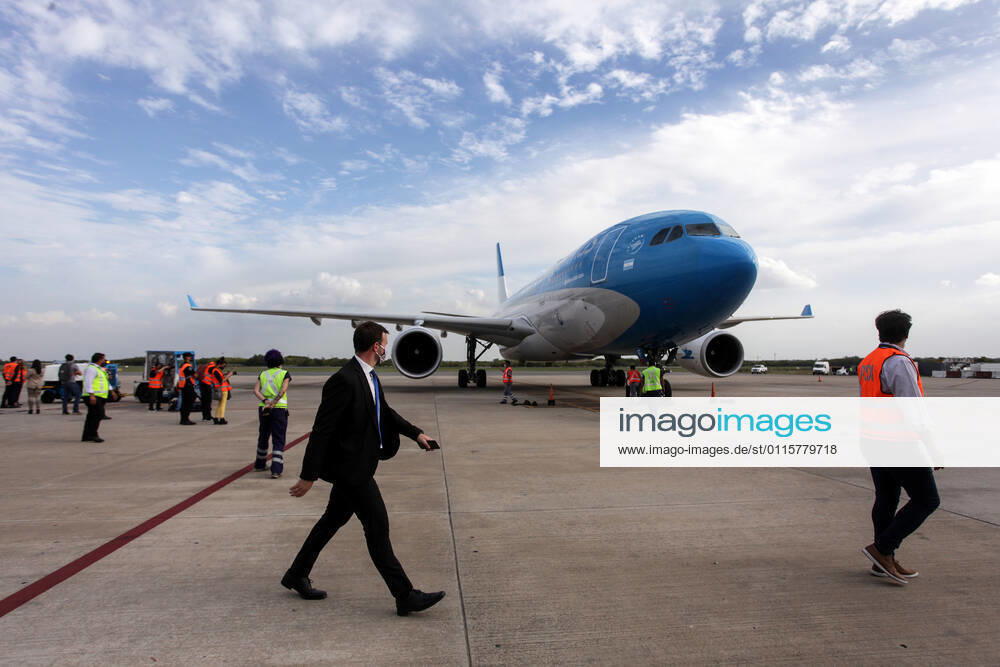 An Aerolineas Argentinas flight arrived in the country a new one bringing a new batch of 500,000 doses of the Sputnik V vaccine against the coronavirus. Buenos Aires Argentina - ZUMAs258 20210322_zip_s258_002