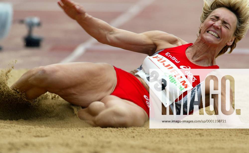 Heike Drechsler (LG Karlsruhe Deutschland) - Landung Leichtathletik Damen Meeting 2004, Leichtathletikmeeting, Sportfest, Leichtathletiksportfest, Vdig Einzelbild Erfurt