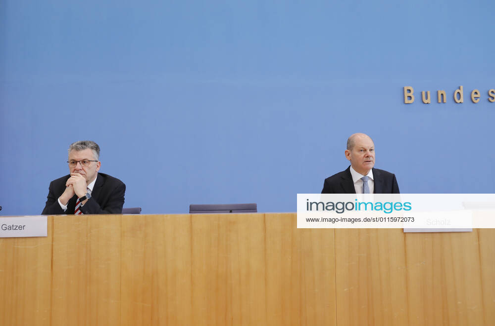 State Secretary Werner Gatzer, BMF, Federal Minister of Finance Olaf Scholz, Germany, Berlin, Federal Press Conference, Topic Key Figures of the Federal Budget 2022 and the Financial Plan until 2025