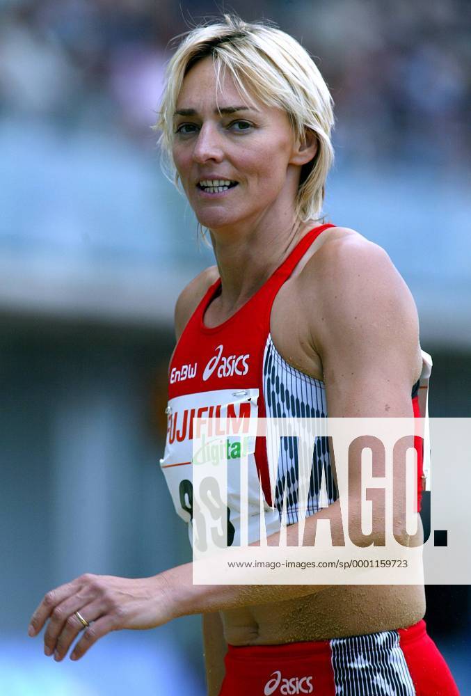 Heike Drechsler (LG Karlsruhe Deutschland) Leichtathletik Damen DLV-Meeting 2004, Leichtathletikmeeting, Sportfest, Leichtathletiksportfest, Einzelbild Erfurt