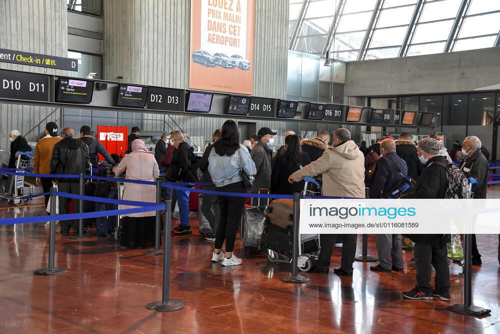 Coronavirus in Frankreich, Eindrücke vom Flughafen in Nizza Aeroport Nice Cote d Azur durant le 3eme Confinement. NEWS : Aeroport Nice Cote d Azur - 3eme Confinement - 25 03 2021 LionelUrman Panoramic