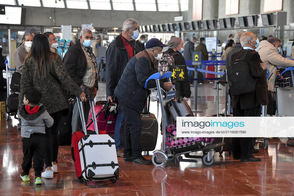 Coronavirus in Frankreich, Eindrücke vom Flughafen in Nizza Aeroport Nice Cote d Azur durant le 3eme Confinement. NEWS : Aeroport Nice Cote d Azur - 3eme Confinement - 25 03 2021 LionelUrman Panoramic