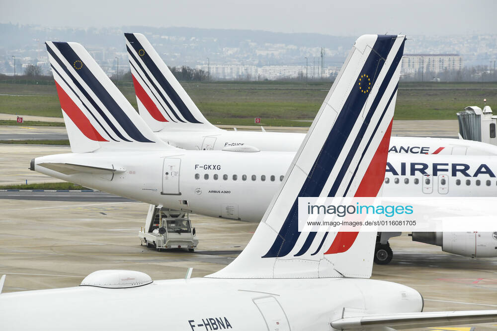 Coronavirus in Frankreich, Eindrücke vom Flughafen in Nizza Aeroport de Paris Orly, 3eme Confinement. NEWS : Aeroport Nice Cote d Azur - 3eme Confinement - 25 03 2021 LionelUrman Panoramic
