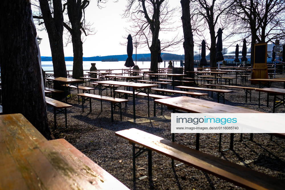Closed beer garden 25 03 2021 A closed beer garden at the shore of the Ammersee near Stegen Inning at the Ammersee Upper Bavaria with view to the Alps Inning Bavaria Germany