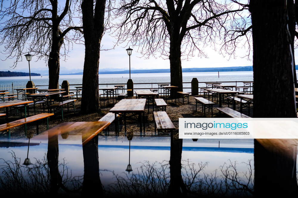 Closed beer garden 25 03 2021 A closed beer garden at the shore of the Ammersee near Stegen Inning at the Ammersee Upper Bavaria with view to the Alps Inning Bavaria Germany