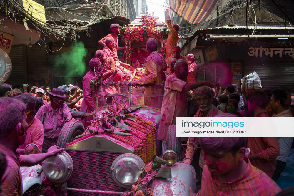 Holi, the festival of colour and love, is an ancient Hindu festival celebrated all over India and Kolkata is no exception. Here in Kolkata, a special Holi celebration happens every year called Rolls Royce Holi . As the name suggests, this celebration revolves around a vintage Rolls Royce car owned by a family. On the 10th day of Falgun (usually end of March), the deities are taken in a vibrant and colourful procession led by the vintage Rolls Royce from Howrah Bagichi to Satyanarayan Jee Temple at Burrabazar. Basirhat India - ZUMAr332 20210327_zip_r332_002