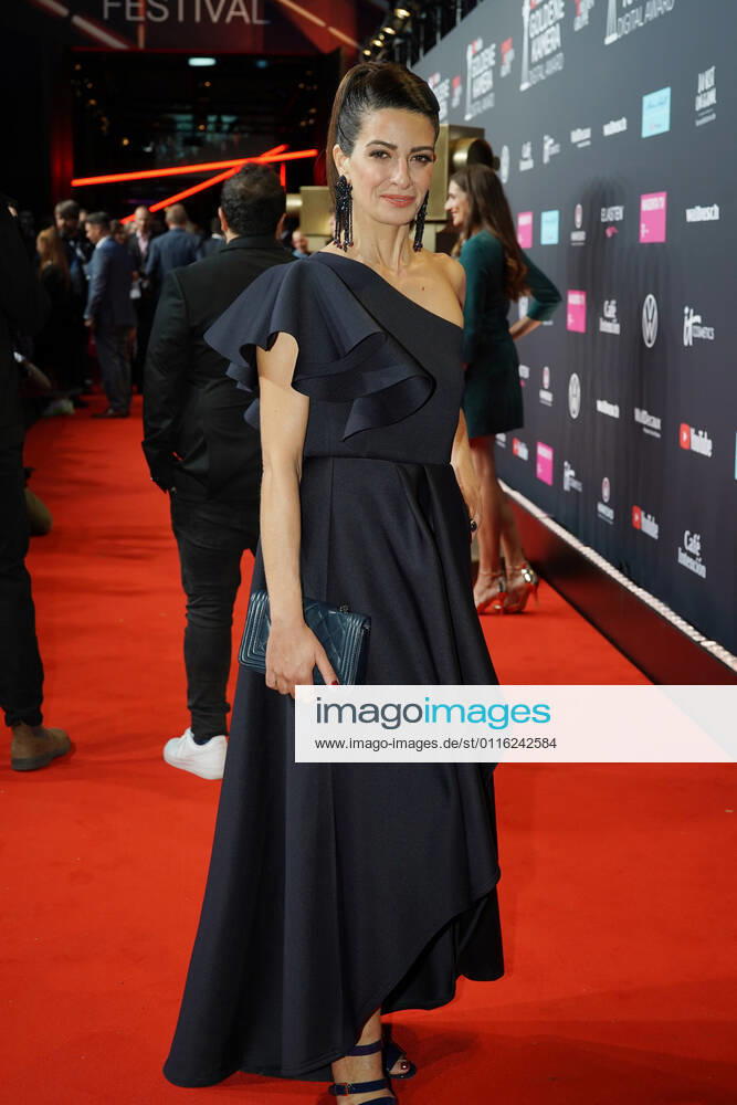 Linda Zervakis at the presentation of the YouTube GOLDENE KAMERA Digital Award 2019 at Kraftwerk Berlin.