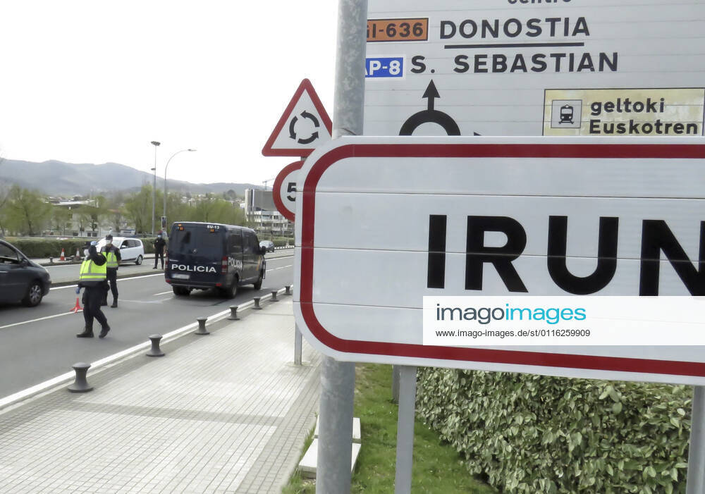 National police ask for negative PCR tests for travellers crossing the border from France, in Irun, Euskadi (Spain), on 30 March 2021. According to an order of the Official State Bulletin (BOE), passengers coming from France must present a diagnostic test with a negative result in COVID-19, performed within 72 hours prior to arrival in Spain. Thus, all travelers from France, wherever they enter, are required to present this negative PCR to cross the border, 30 MARCH 2021;IRUN;EUSKADI;BASQUE COUNTRY;BORDER;TOURISM Javi Colmenero LagenciaEP 03 30 2021 IRUN, BASQUE COUNTRY IRUN, BASQUE COUNTRY Spain