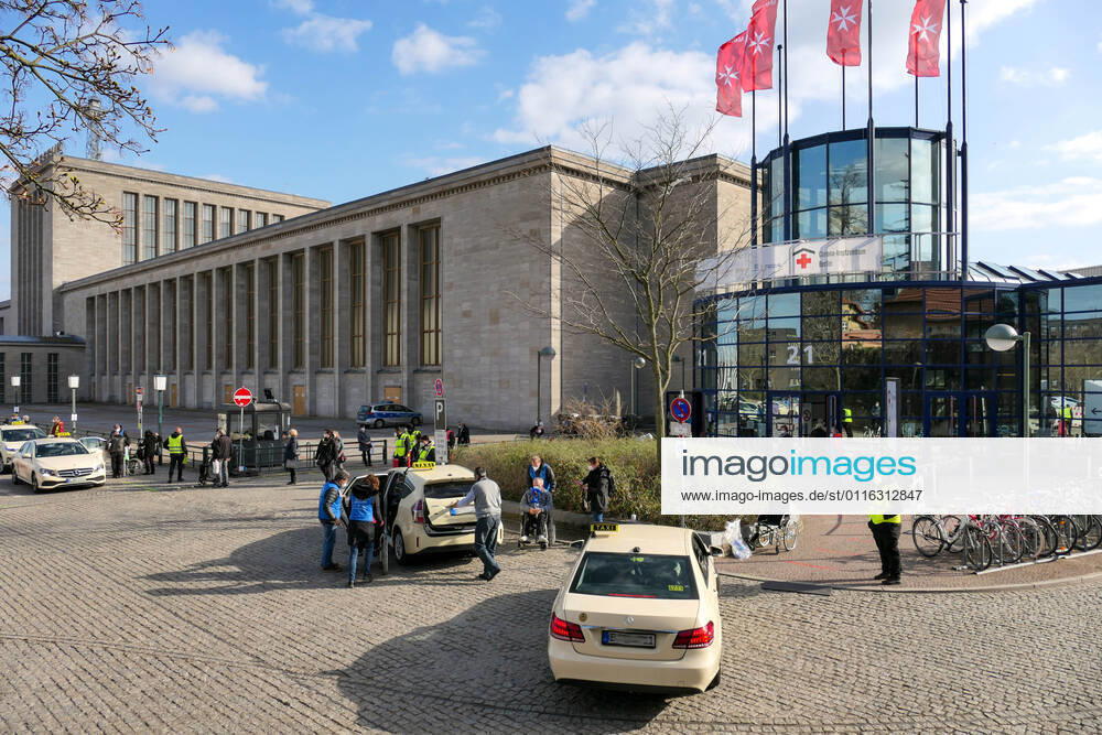 Easter Sunday,Berlin,Germany,GER,Corona Impfzentrum Messe Berlin Hall 21 BioNTech