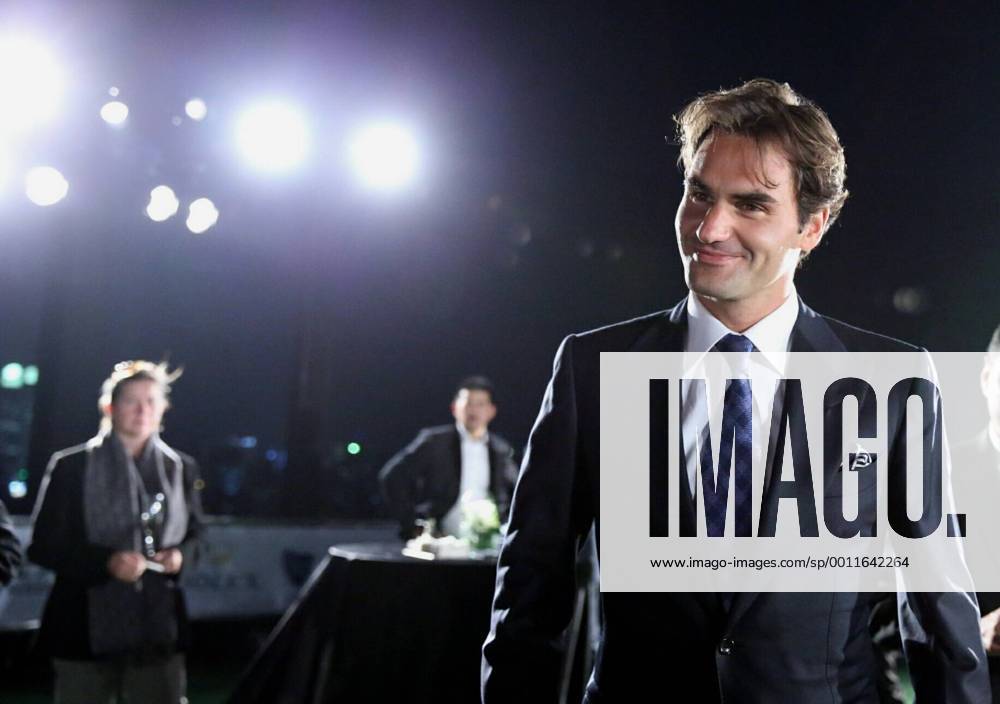 Roger Federer of Switzerland attends a promotional event for the 2012 Shanghai Rolex Masters tennis tournament in Shanghai, China, 8 October 2012. The 2012 Shanghai Rolex Masters tennis tournament are being held in Shanghai from October 6 to 14. Roger Federer, Novak Djokovic highlight promotional event for Shanghai Rolex Masters 20121008_36016